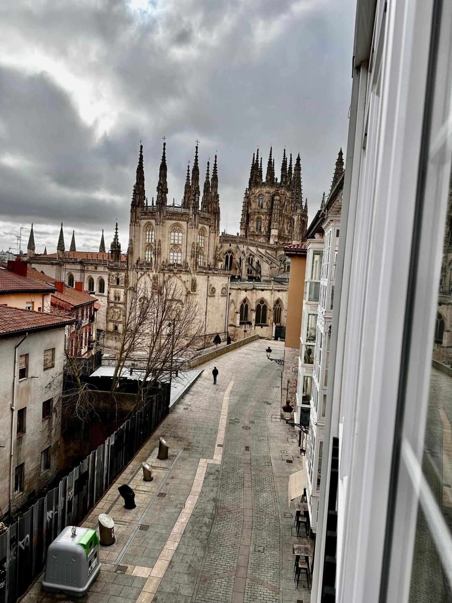 Atuaire Home Vista Catedral De Burgo Buitenkant foto